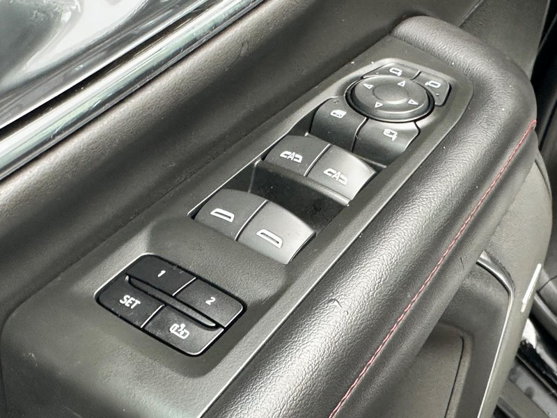 Chevrolet Tahoe Vehicle Full-screen Gallery Image 18