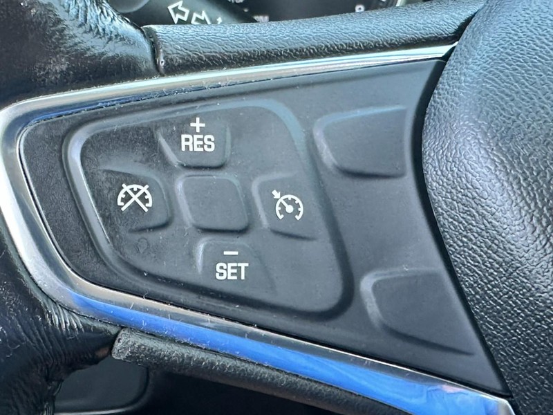 Chevrolet Equinox Vehicle Full-screen Gallery Image 18
