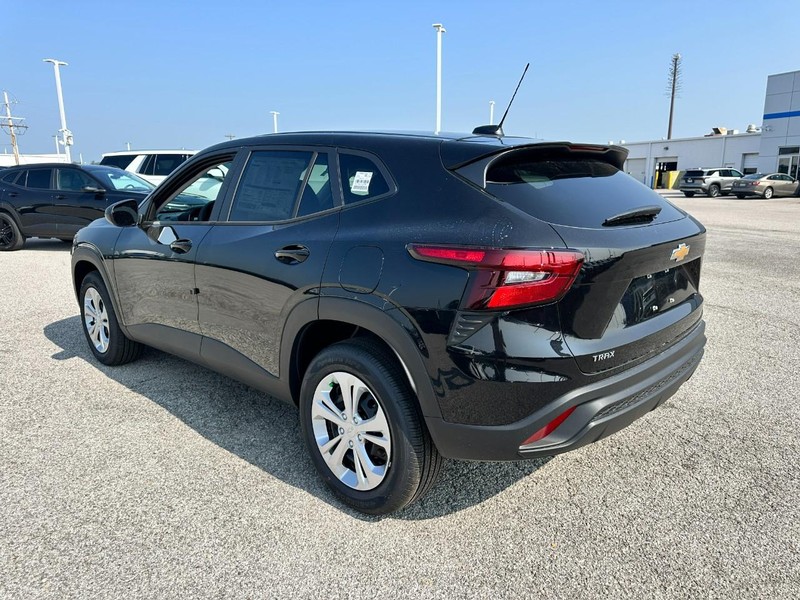 Chevrolet Trax Vehicle Full-screen Gallery Image 3