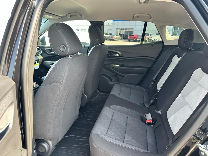 Chevrolet Trax Vehicle Full-screen Gallery Image 4