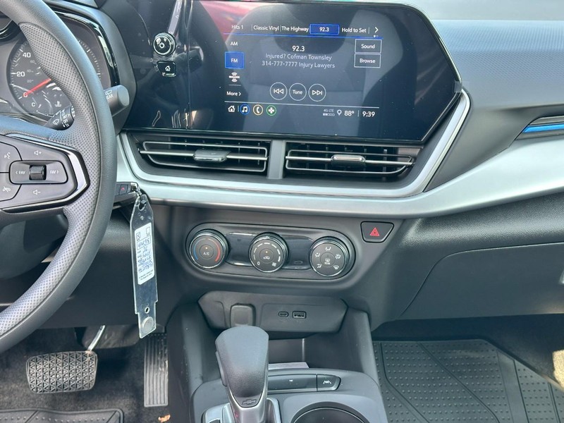 Chevrolet Trax Vehicle Full-screen Gallery Image 7