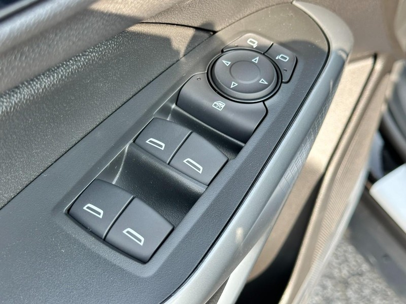 Chevrolet Trax Vehicle Full-screen Gallery Image 9