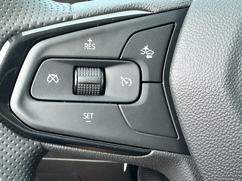 Chevrolet Trax Vehicle Full-screen Gallery Image 11