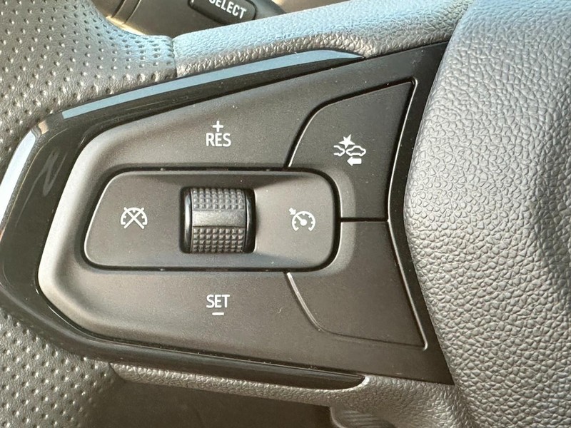 Chevrolet Trax Vehicle Full-screen Gallery Image 11