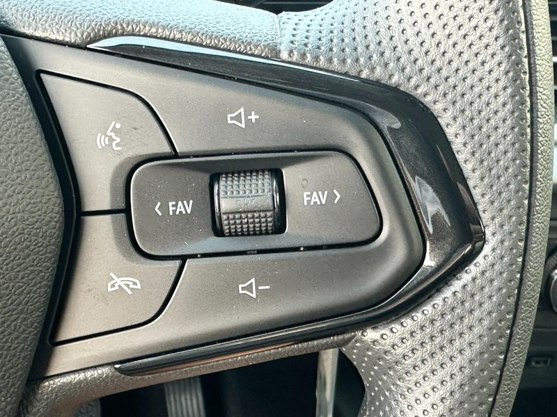 Chevrolet Trax Vehicle Full-screen Gallery Image 12