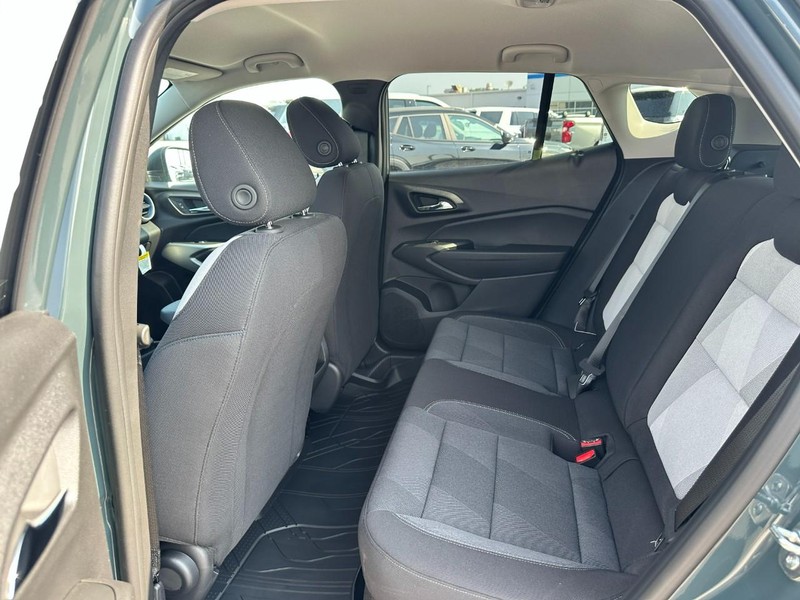Chevrolet Trax Vehicle Full-screen Gallery Image 4