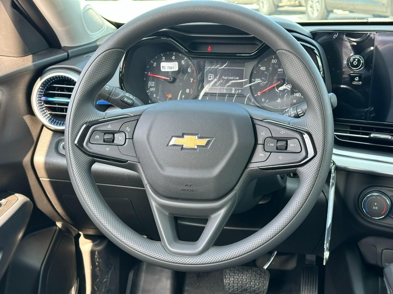 Chevrolet Trax Vehicle Full-screen Gallery Image 6