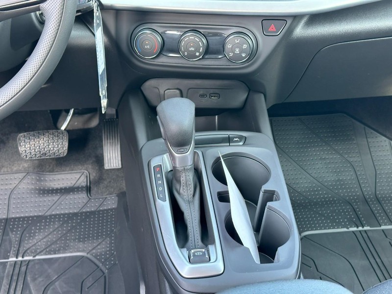Chevrolet Trax Vehicle Full-screen Gallery Image 8