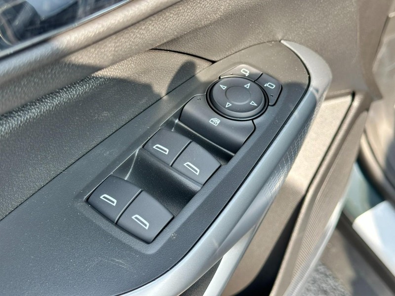 Chevrolet Trax Vehicle Full-screen Gallery Image 9