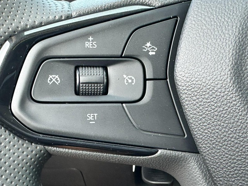 Chevrolet Trax Vehicle Full-screen Gallery Image 11