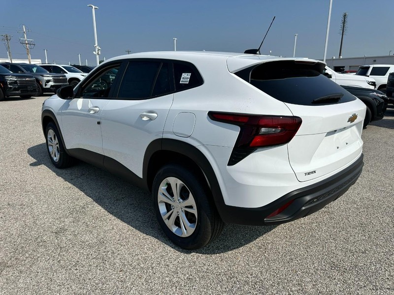 Chevrolet Trax Vehicle Full-screen Gallery Image 3