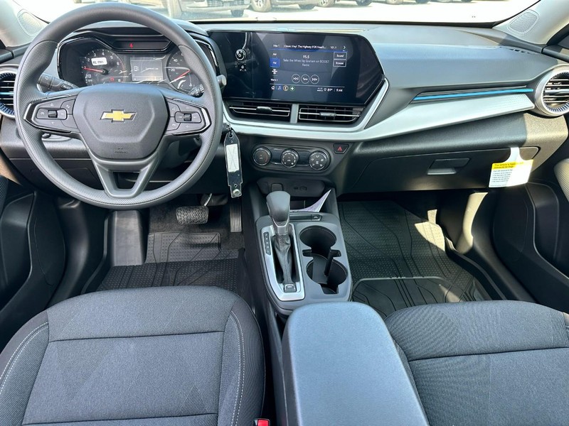 Chevrolet Trax Vehicle Full-screen Gallery Image 5