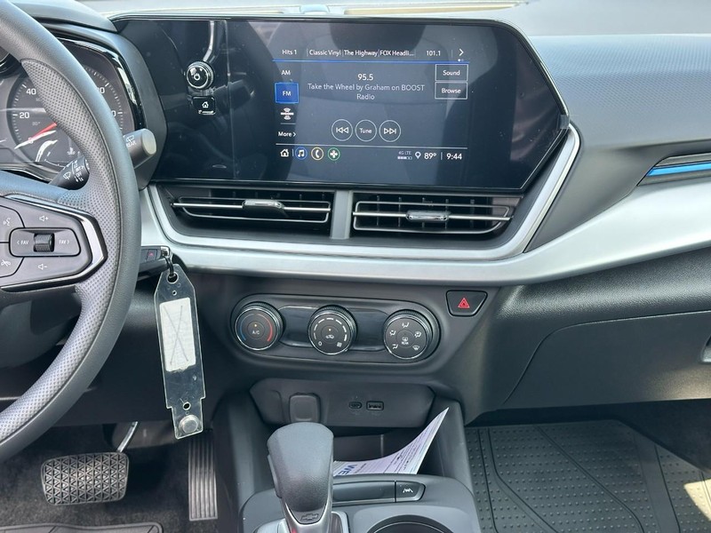 Chevrolet Trax Vehicle Full-screen Gallery Image 7