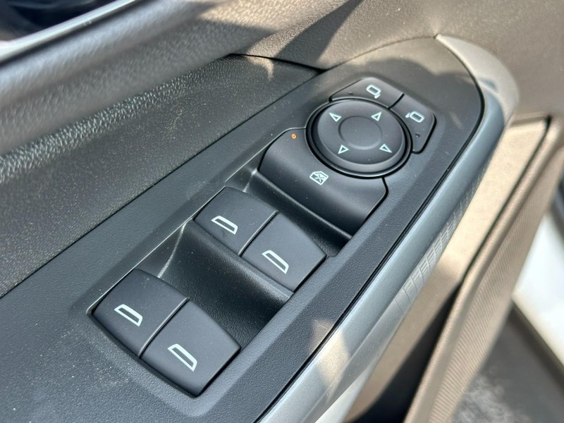 Chevrolet Trax Vehicle Full-screen Gallery Image 9