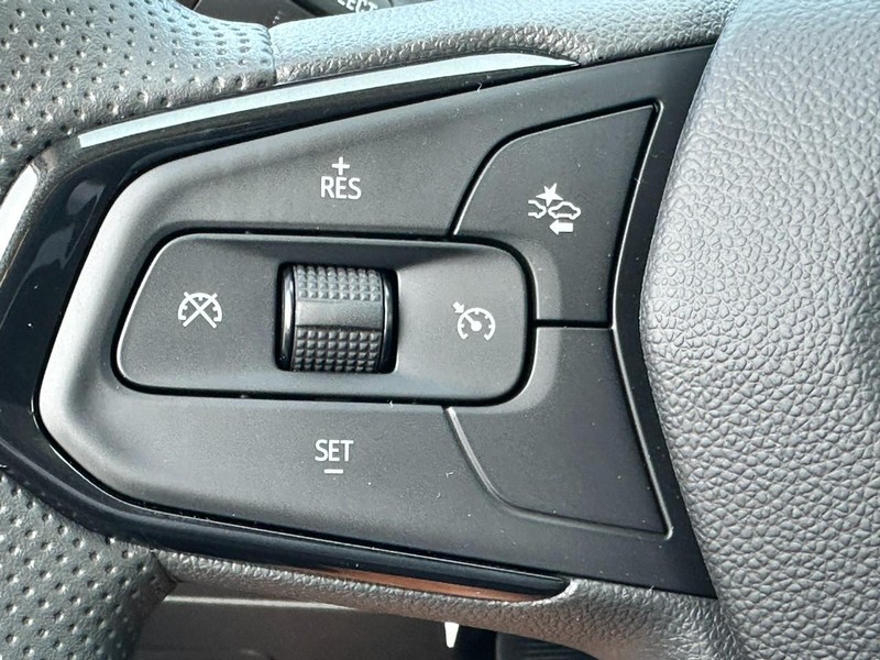 Chevrolet Trax Vehicle Full-screen Gallery Image 11