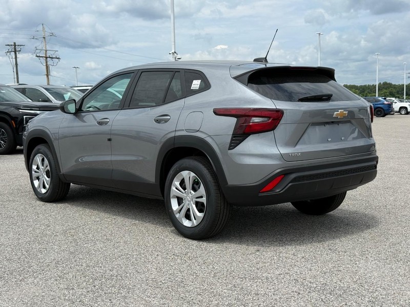 Chevrolet Trax Vehicle Full-screen Gallery Image 3