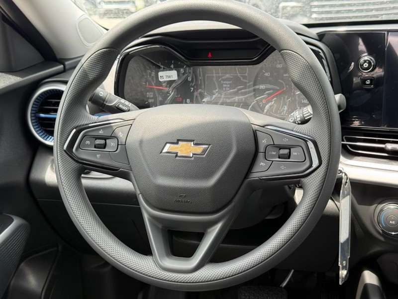 Chevrolet Trax Vehicle Full-screen Gallery Image 7