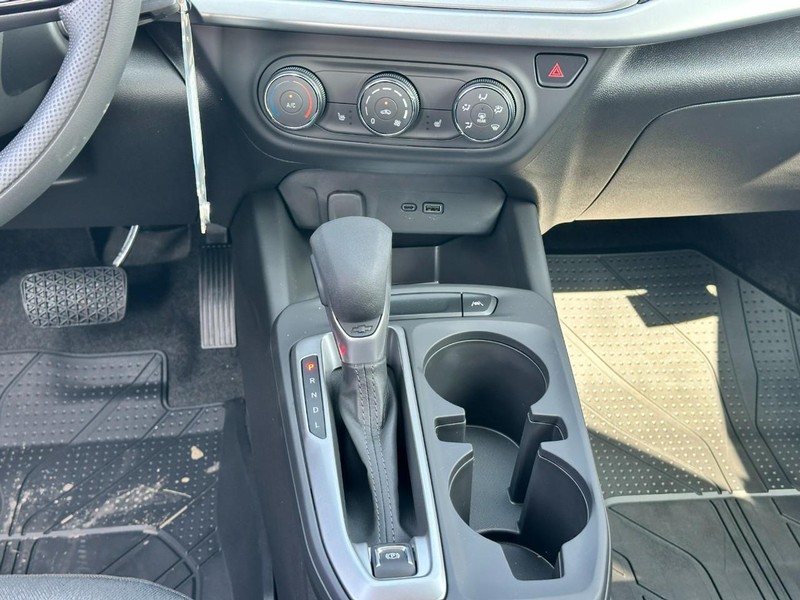 Chevrolet Trax Vehicle Full-screen Gallery Image 8