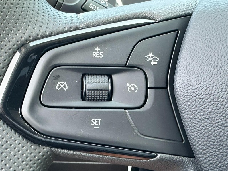 Chevrolet Trax Vehicle Full-screen Gallery Image 11