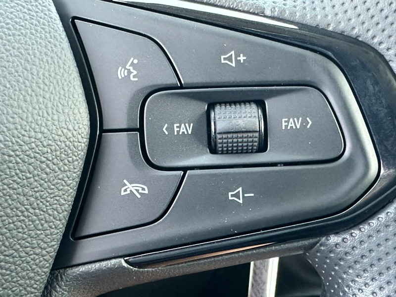 Chevrolet Trax Vehicle Full-screen Gallery Image 12