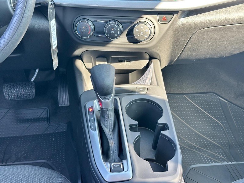 Chevrolet Trax Vehicle Full-screen Gallery Image 8