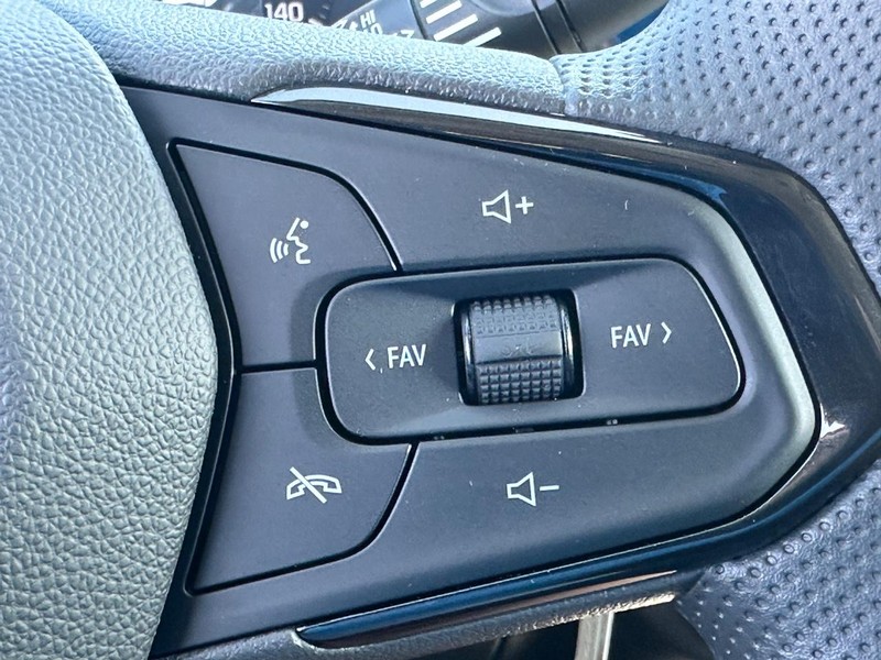 Chevrolet Trax Vehicle Full-screen Gallery Image 12