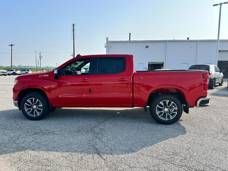 Chevrolet Silverado 1500 Vehicle Full-screen Gallery Image 2