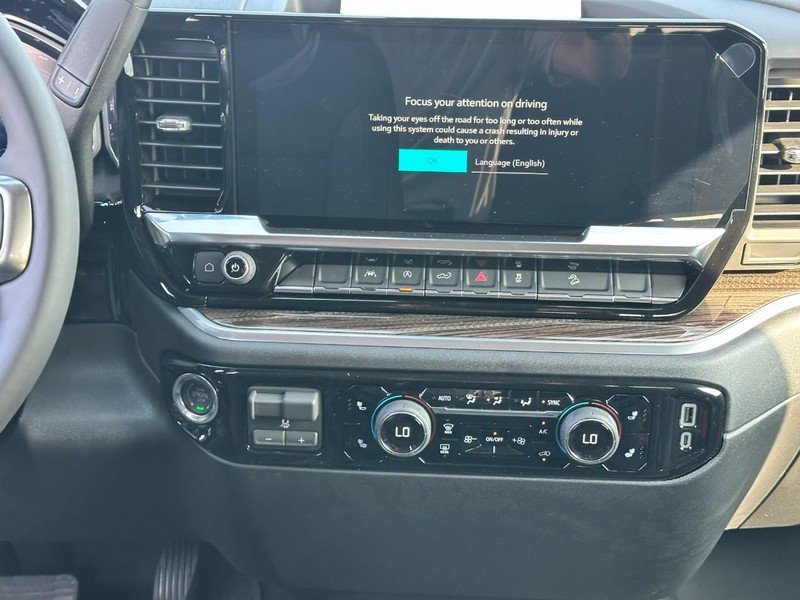 Chevrolet Silverado 1500 Vehicle Full-screen Gallery Image 7