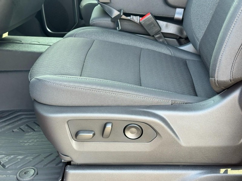 Chevrolet Silverado 1500 Vehicle Full-screen Gallery Image 10