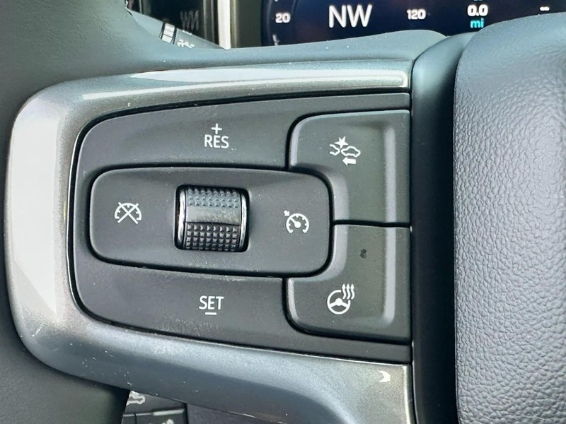 Chevrolet Silverado 1500 Vehicle Full-screen Gallery Image 11