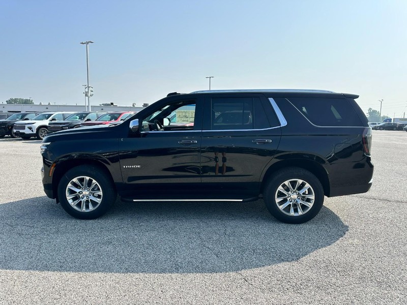 Chevrolet Tahoe Vehicle Full-screen Gallery Image 2