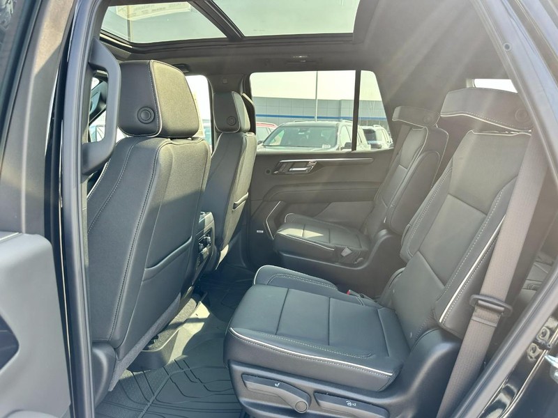 Chevrolet Tahoe Vehicle Full-screen Gallery Image 4