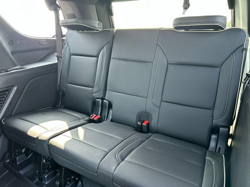 Chevrolet Tahoe Vehicle Full-screen Gallery Image 5