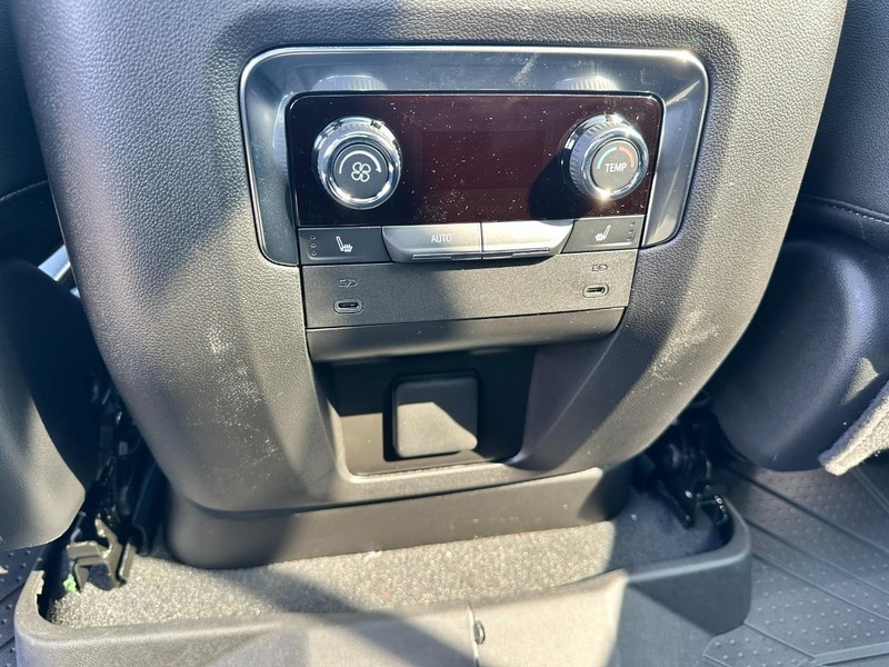 Chevrolet Tahoe Vehicle Full-screen Gallery Image 6