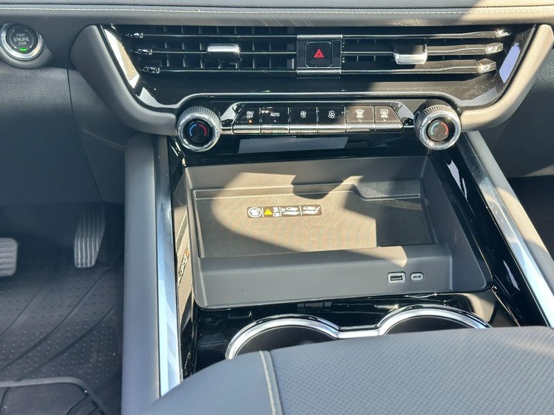 Chevrolet Tahoe Vehicle Full-screen Gallery Image 11