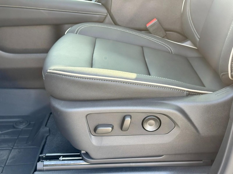 Chevrolet Tahoe Vehicle Full-screen Gallery Image 14