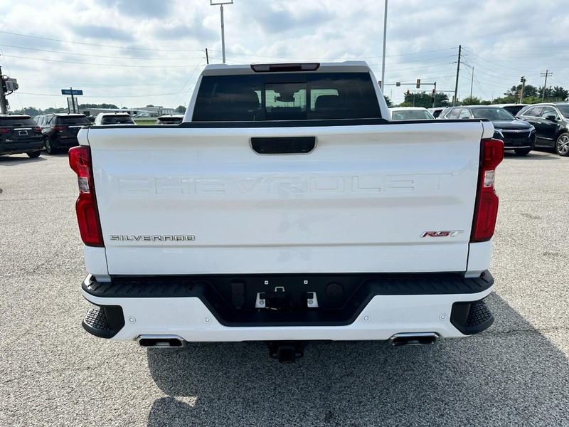 Chevrolet Silverado 1500 Vehicle Full-screen Gallery Image 4