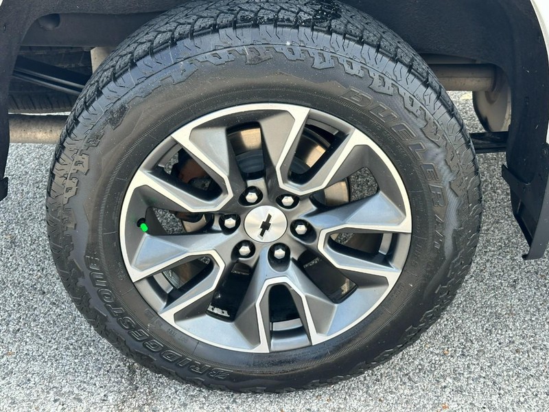 Chevrolet Silverado 1500 Vehicle Full-screen Gallery Image 7