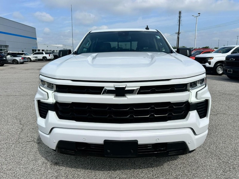Chevrolet Silverado 1500 Vehicle Full-screen Gallery Image 9