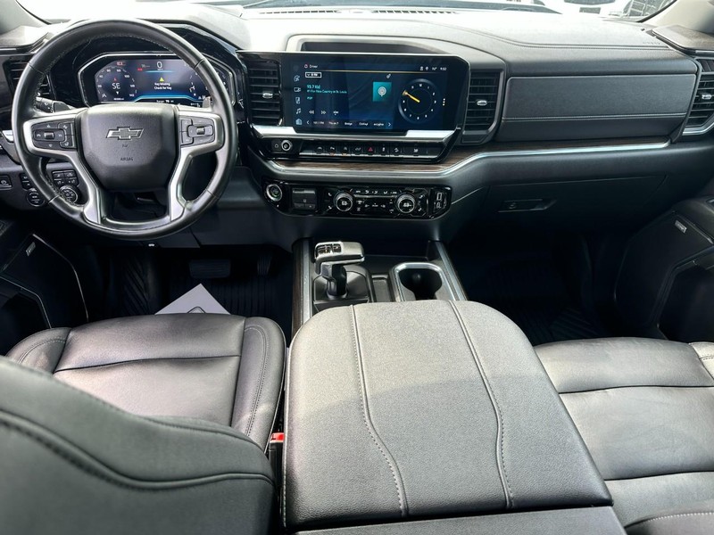 Chevrolet Silverado 1500 Vehicle Full-screen Gallery Image 11
