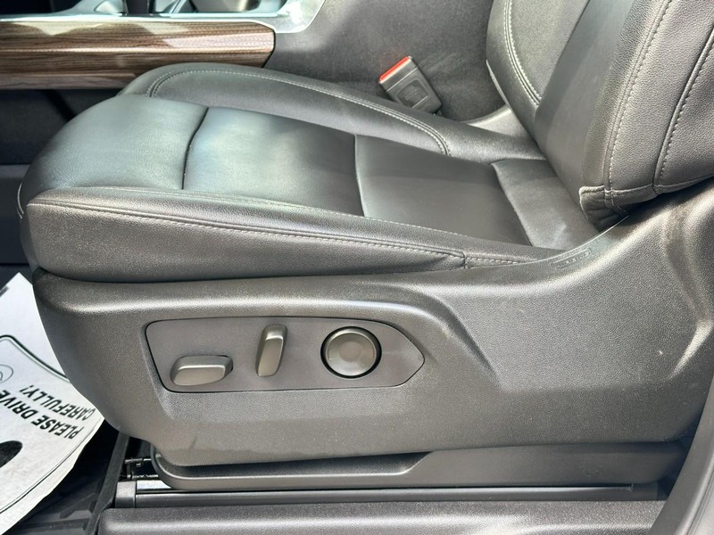 Chevrolet Silverado 1500 Vehicle Full-screen Gallery Image 17