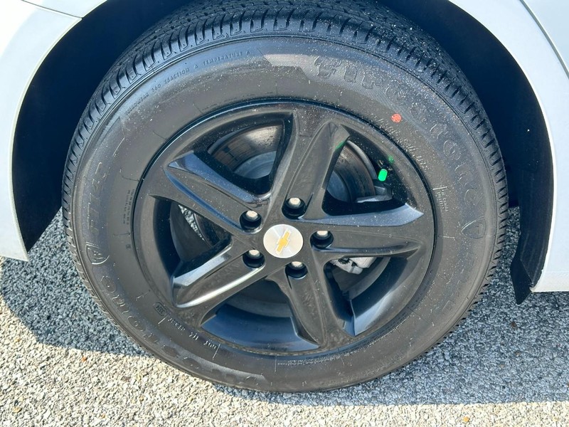 Chevrolet Malibu Vehicle Full-screen Gallery Image 7