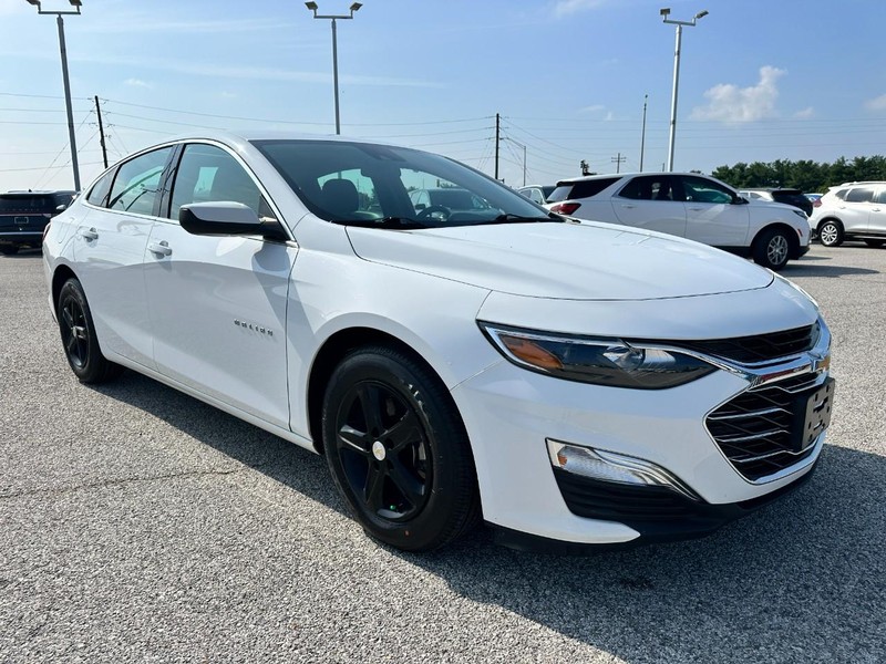 Chevrolet Malibu Vehicle Full-screen Gallery Image 8