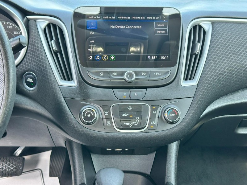 Chevrolet Malibu Vehicle Full-screen Gallery Image 13