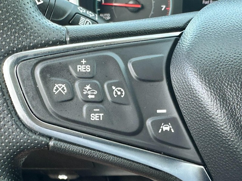 Chevrolet Malibu Vehicle Full-screen Gallery Image 18
