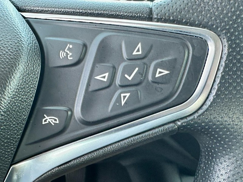 Chevrolet Malibu Vehicle Full-screen Gallery Image 19