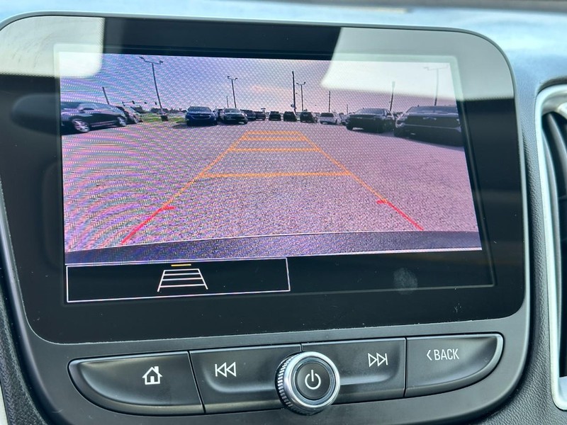 Chevrolet Malibu Vehicle Full-screen Gallery Image 21