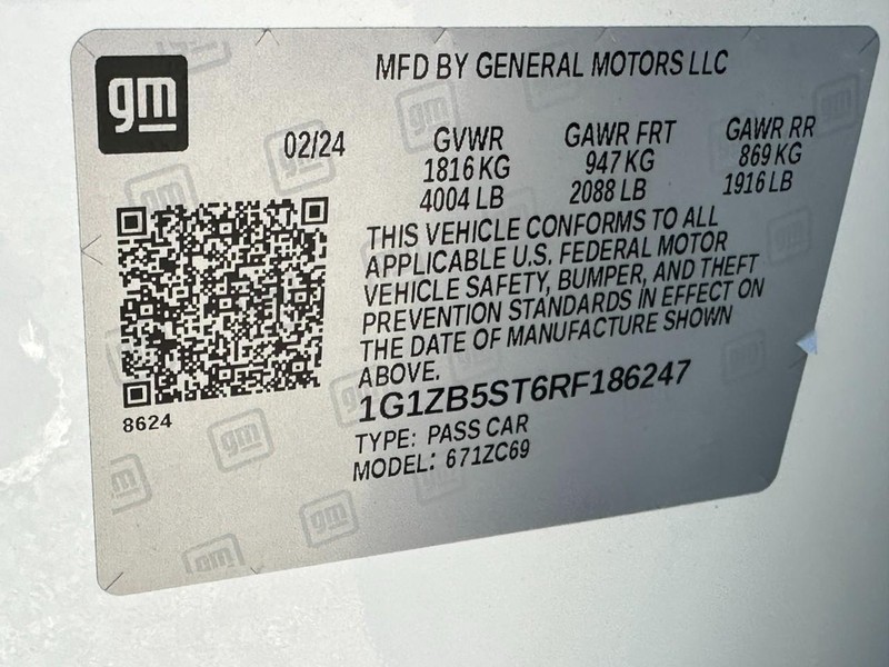 Chevrolet Malibu Vehicle Full-screen Gallery Image 22