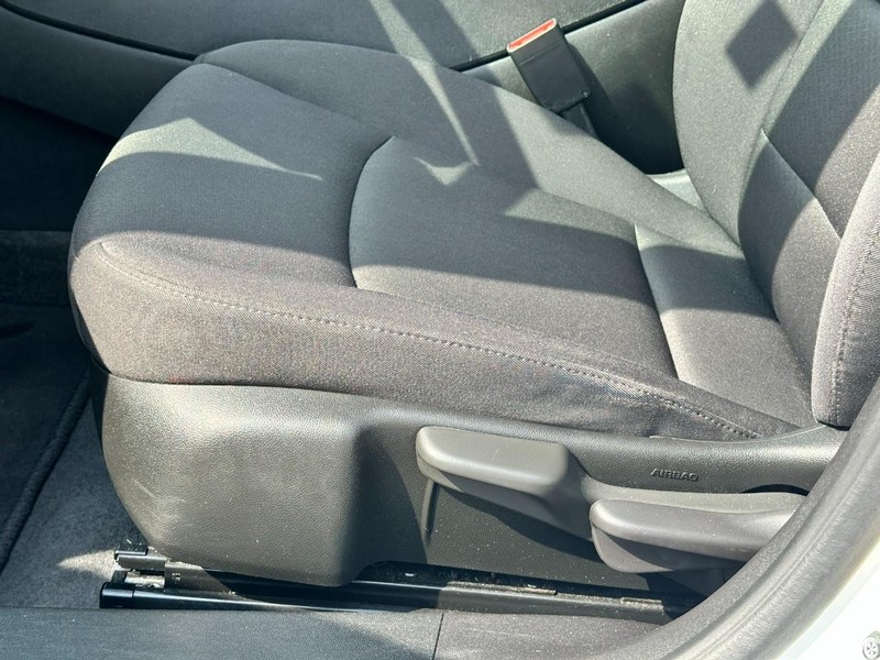 Chevrolet Malibu Vehicle Full-screen Gallery Image 17