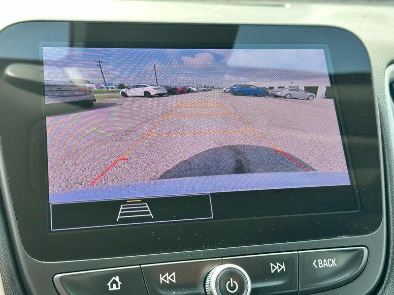 Chevrolet Malibu Vehicle Full-screen Gallery Image 21